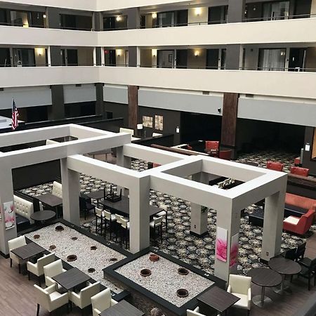 Готель Ramada By Wyndham Саутфілд Екстер'єр фото