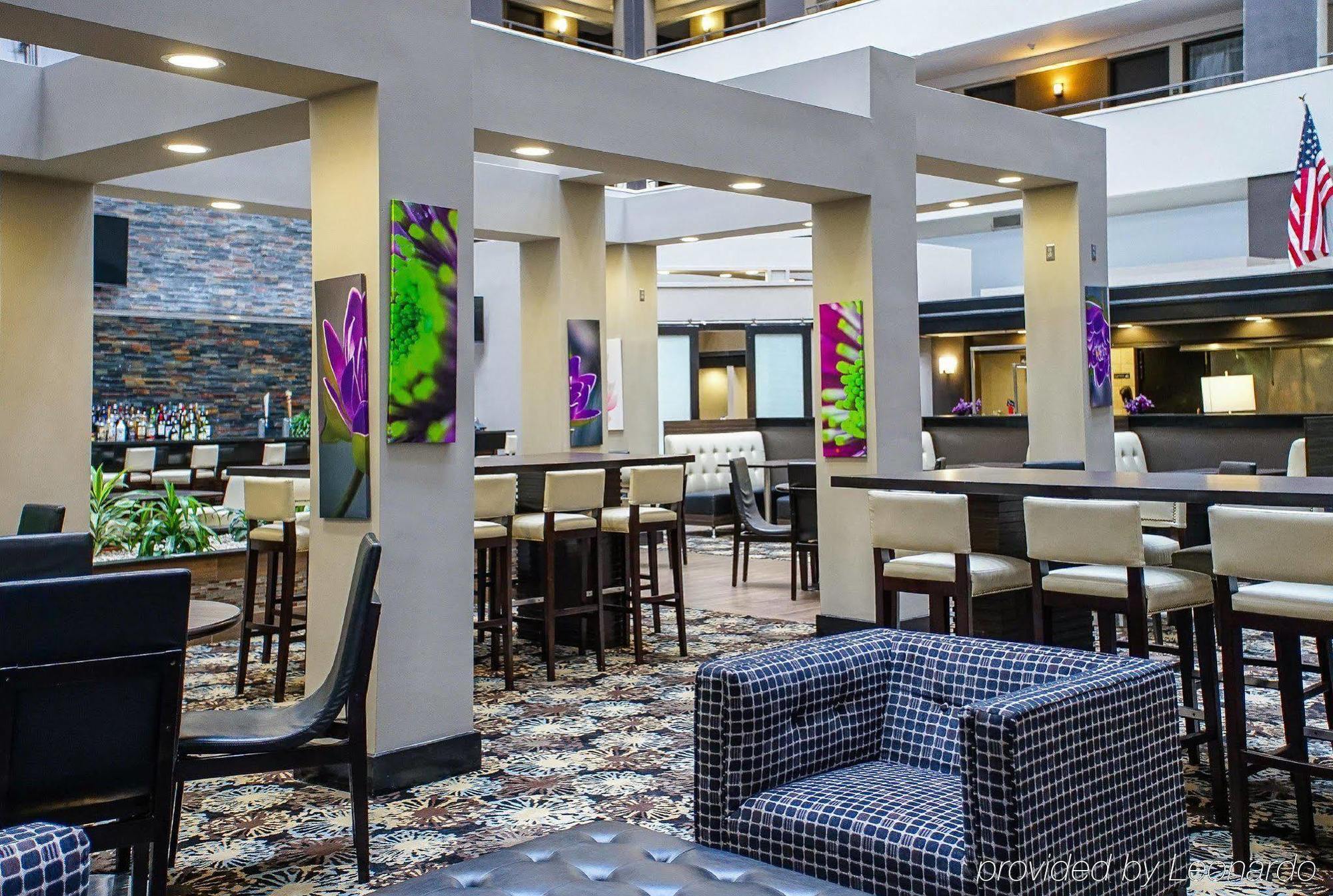 Готель Ramada By Wyndham Саутфілд Екстер'єр фото